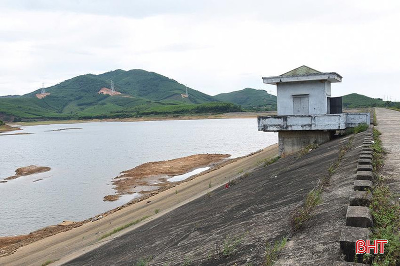 Đập Mạc Khê có dung tích thiết kế trên 50 triệu m 3 nước. d4.jpg