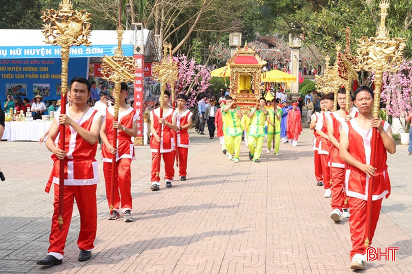 Lễ hội Hải Thượng Lãn Ông ngày Rằm tháng Giêng đã được Bộ VH-TT&DL công nhận là Lễ hội cấp quốc gia năm 2015. Lễ hội Hải Thượng Lãn Ông ngày Rằm tháng Giêng đã được Bộ VH-TT&DL công nhận là Lễ hội cấp quốc gia năm 2015.