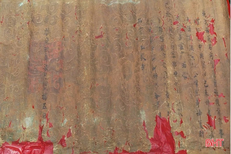 Sắc phong cho Tiến sỹ Nguyễn Tôn Tây của vua Khải Định nhà Nguyễn (1924). t7-593.jpg