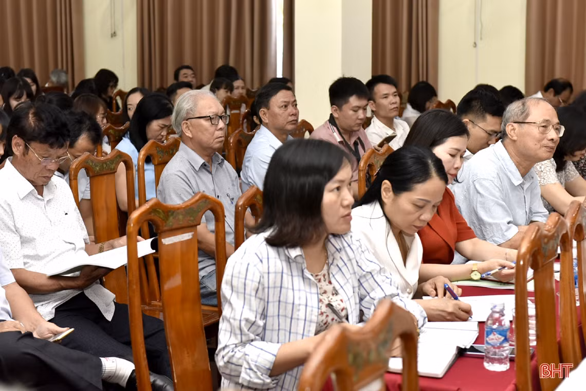 275 học viên tham gia tập huấn “Những vấn đề cơ bản đặt ra đối với văn học, nghệ thuật trước yêu cầu mới” tại Hà Tĩnh