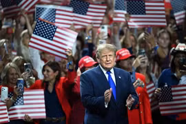 Ông Trump hứa tặng 5.000 USD cho mỗi người Mỹ nếu đảng Cộng hòa thắng cử