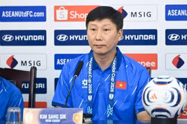 HLV Kim Sang Sik: 'Tuyển Việt Nam muốn viết nên lịch sử tại ASEAN Cup'