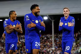 Chelsea thắng nghẹt thở trong trận ra mắt của HLV Alonso