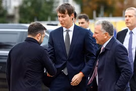 Đặc phái viên của ông Trump lần đầu đến Kiev 