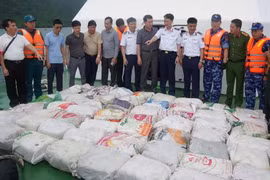 Bộ Công an bắt tàu cá chở 1,1 tấn ma túy trên biển