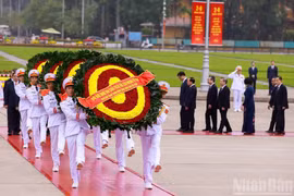 Các đồng chí lãnh đạo Đảng, Nhà nước vào Lăng viếng Chủ tịch Hồ Chí Minh nhân dịp 81 năm Quốc khánh