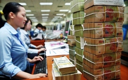 Người dân, cán bộ một cửa, cán bộ các ngân hàng phải “vắt chân lên cổ” để hoàn thành các hồ sơ vay vốn trước khi hết hạn. (Ảnh minh hoạ từ internet)