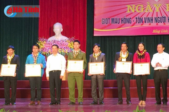 Tuyên dương các điển hình