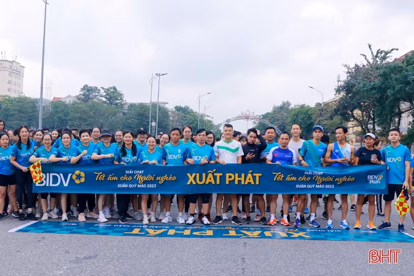 Hơn 200 VĐV tham gia giải “BIDV Run - Tết ấm cho người nghèo ở Hà Tĩnh