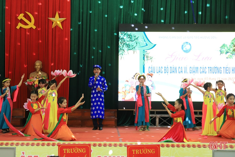 Đặc sắc chương trình giao lưu các CLB dân ca ví, giặm trường học ở Hương Sơn