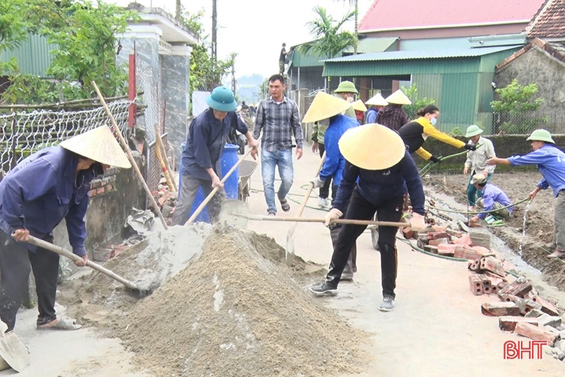 10 hộ dân Nghi Xuân hiến gần 350m<sup>2</sup> đất mở đường giao thông