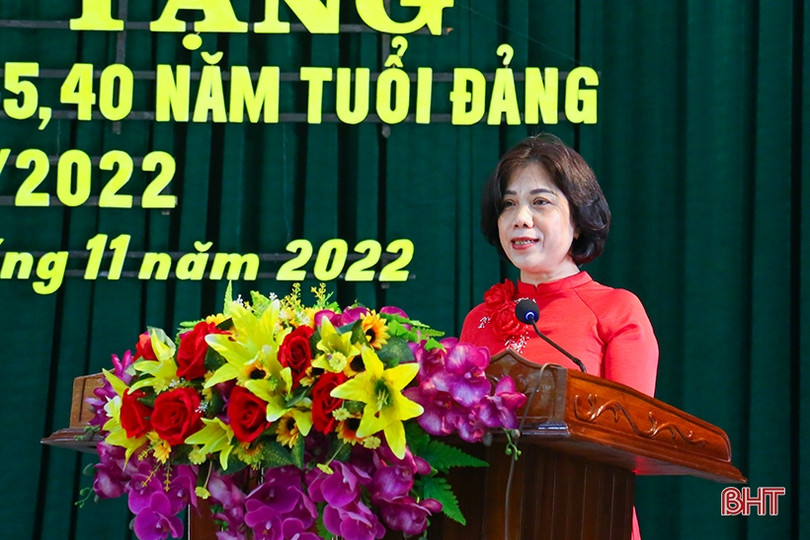 Trao Huy hiệu Đảng cho 107 đảng viên ở TP Hà Tĩnh