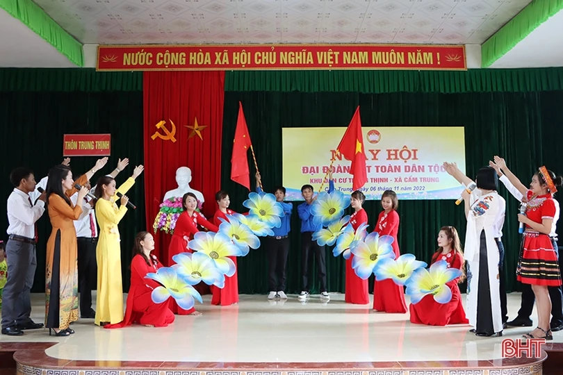 Lãnh đạo Hà Tĩnh chung vui Ngày hội Đại đoàn kết toàn dân tộc ở các địa phương