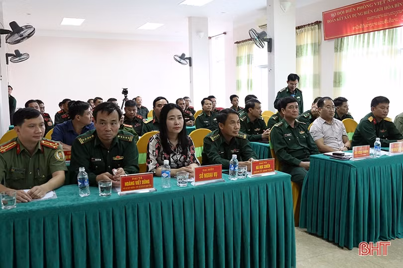 Bế mạc tập huấn nghiệp vụ biên phòng cho cán bộ quân đội Lào