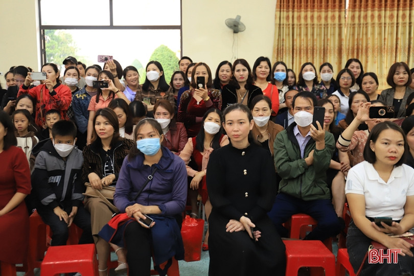 Đặc sắc chương trình giao lưu các CLB dân ca ví, giặm trường học ở Hương Sơn