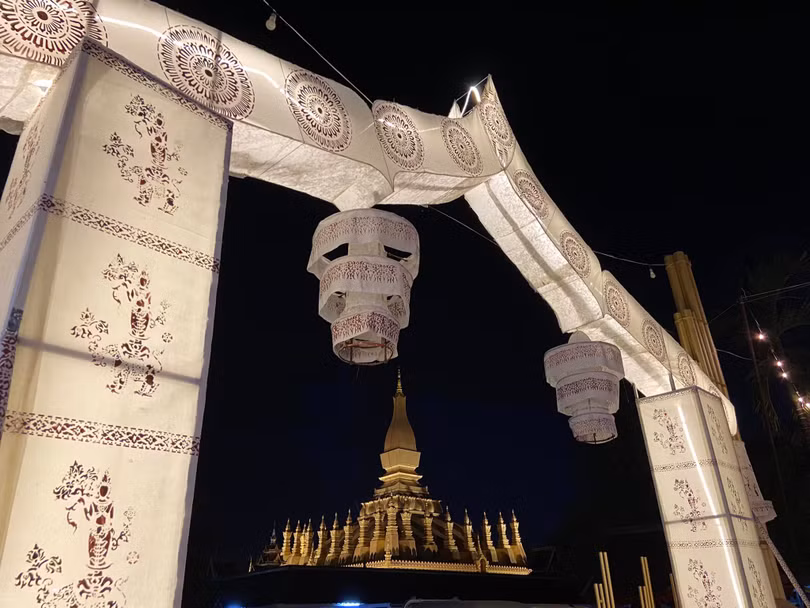 Thủ đô Vientiane trang hoàng mừng lễ hội That Luang