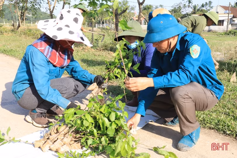 Cán bộ và người dân xã miền núi ở Hương Sơn “tăng tốc” xây dựng NTM nâng cao