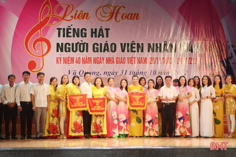 Đức Lĩnh đạt giải xuất sắc Liên hoan “Tiếng hát người giáo viên Nhân dân”