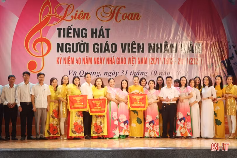 Đức Lĩnh đạt giải xuất sắc Liên hoan “Tiếng hát người giáo viên Nhân dân”