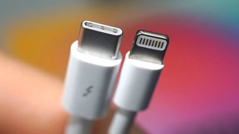 Còn lâu cổng Lightning mới biến mất