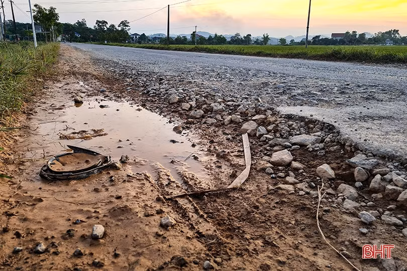 Đường xuống cấp, người dân Can Lộc mong chờ được tu sửa