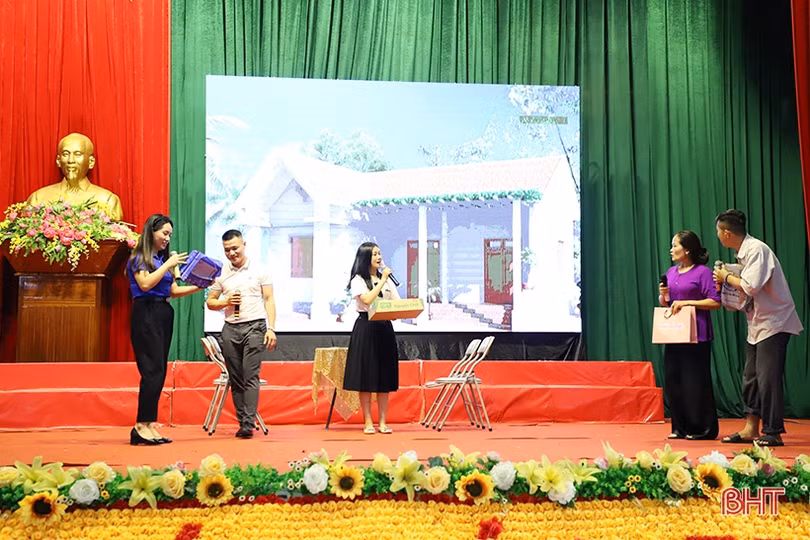 Tuổi trẻ Hà Tĩnh tìm hiểu kiến thức tiêu dùng hàng Việt