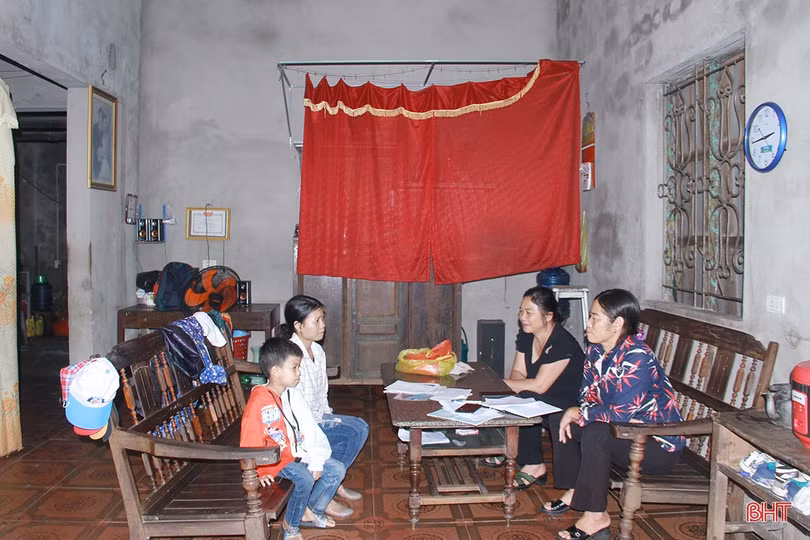 MS2216: Chồng tai nạn qua đời, vợ và 2 con khuyết tật rơi vào bế tắc