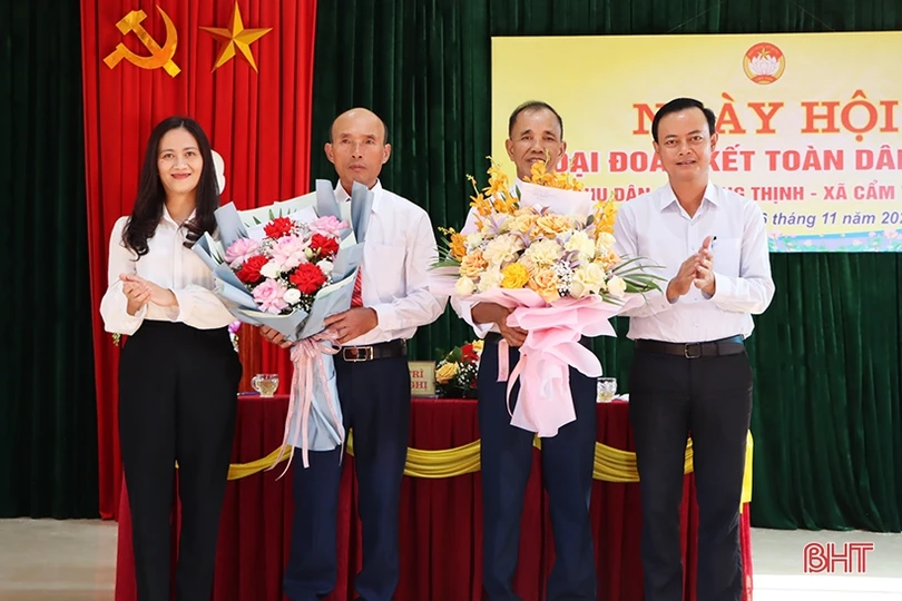 Người dân Lộc Hà, TX Hồng Lĩnh vui ngày hội đại đoàn kết