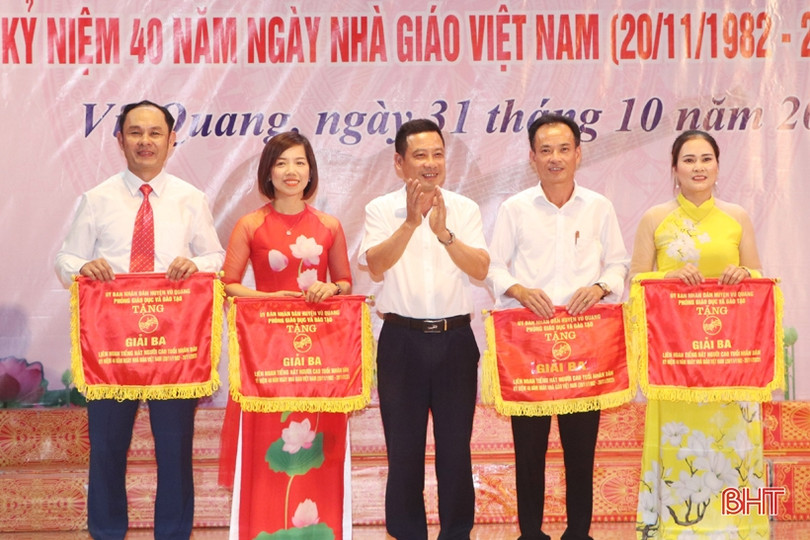 Đức Lĩnh đạt giải xuất sắc Liên hoan “Tiếng hát người giáo viên Nhân dân”