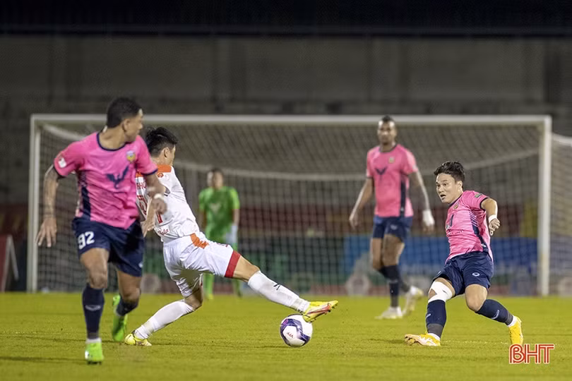 Mong “Ronaldo xứ Nghệ” sớm trở lại với Hồng Lĩnh Hà Tĩnh