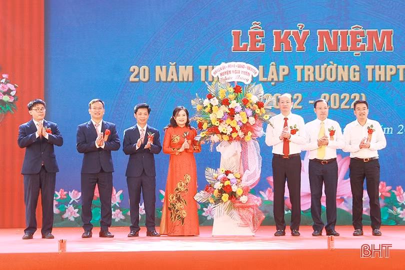 Trường THPT Nghi Xuân kỷ niệm 20 năm thành lập