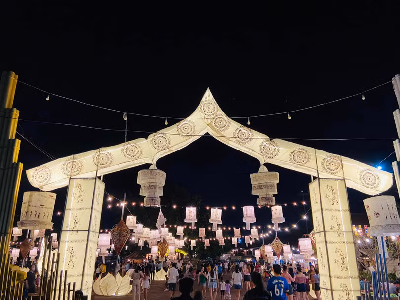 Thủ đô Vientiane trang hoàng mừng lễ hội That Luang