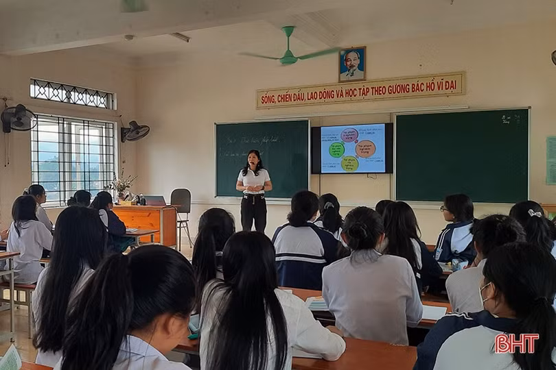 “Camera giấu kín” ghi lại hình ảnh học sinh vi phạm trật tự an toàn giao thông