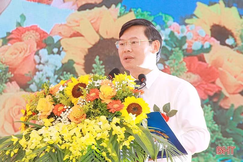 Trường THPT Nghi Xuân kỷ niệm 20 năm thành lập