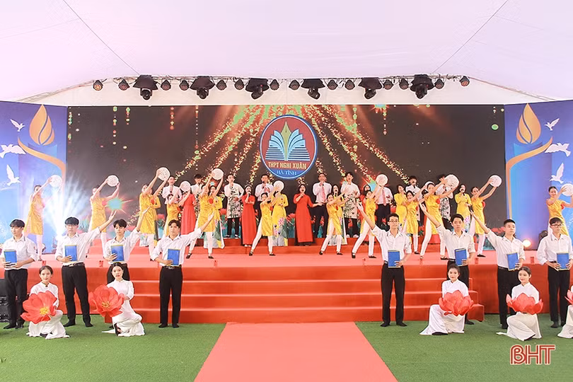 Trường THPT Nghi Xuân kỷ niệm 20 năm thành lập