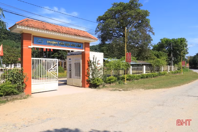 Hương Sơn: Khởi tố đối tượng dùng dao đe dọa hiệu trưởng