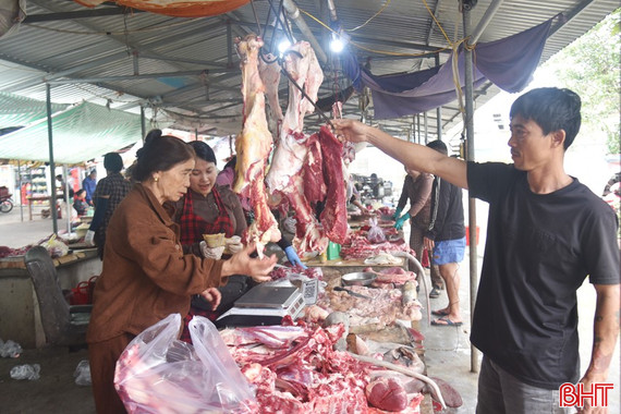 Nhộn nhịp chợ quê sau Tết