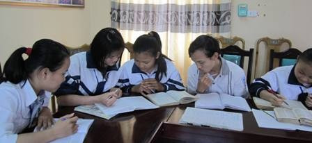 Thảo luận theo nhóm cũng là cách để học sinh tự bồi đắp kiến thức Thảo luận theo nhóm cũng là cách để học sinh tự bồi đắp kiến thức