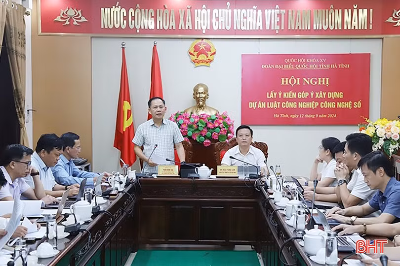 Đoàn ĐBQH Hà Tĩnh phối hợp với Sở Thông tin và Truyền thông tổ chức hội nghị xây dựng pháp luật về dự án Luật Công nghiệp công nghệ số.