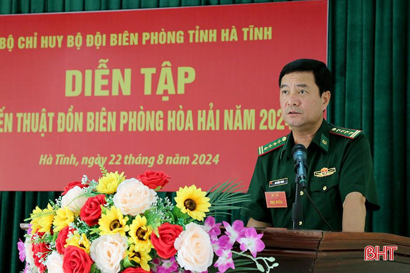 Đại tá Bùi Hồng Thanh - Chỉ huy trưởng BĐBP Hà Tĩnh phát biểu giao nhiệm vụ.