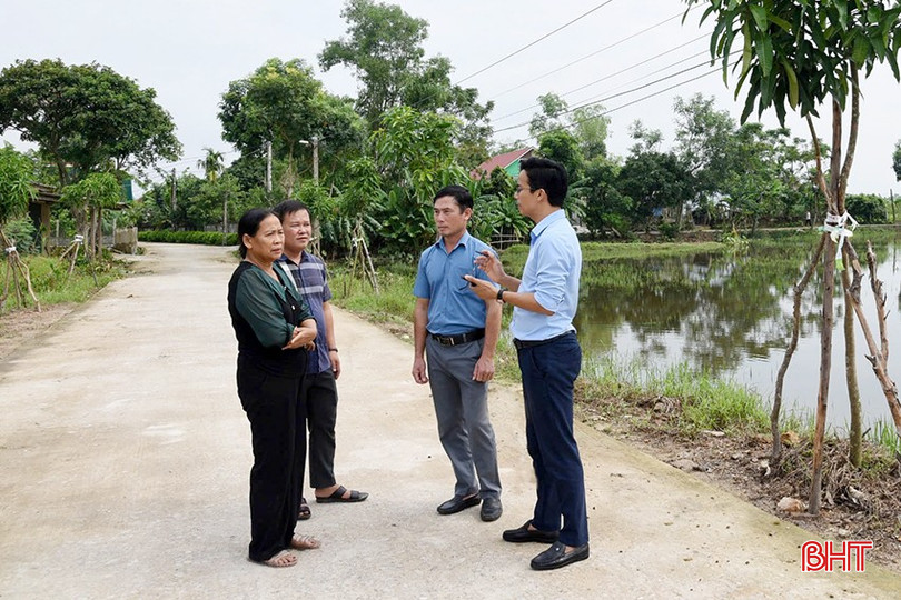 Bà Trần Thị Hồng – Trưởng thôn Mộc Hải kể về những năm ngập lụt trên địa bàn, trước khi có dự án AFD. 1.jpg