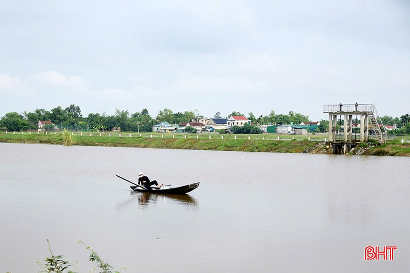 Hệ thống cống hai bên kênh giúp khả năng tiêu thoát lũ cho các địa bàn rất tốt, được người dân đánh giá cao. 333.jpg