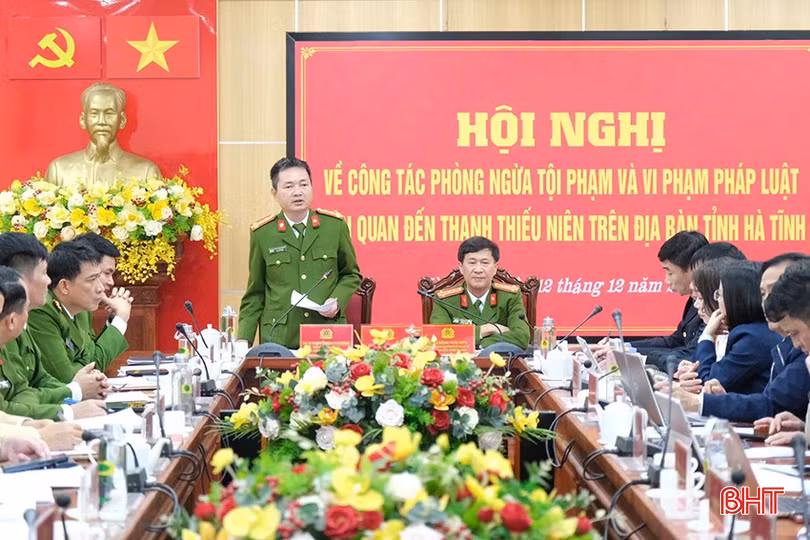 Toàn cảnh hội nghị về công tác phòng ngừa tội phạm và vi phạm pháp luật liên quan đến thanh thiếu niên trên địa bàn tỉnh Hà Tĩnh.