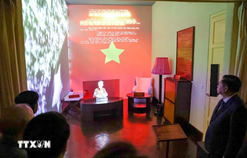 Tại một căn phòng ở gác 2 của Ngôi nhà 48 Hàng Ngang, Chủ tịch Hồ Chí Minh đã viết bản "Tuyên ngôn độc lập", khai sinh ra nước Việt Nam Dân chủ Cộng hoà. (Ảnh: Thanh Tùng/TTXVN) Tại một căn phòng ở gác 2 của Ngôi nhà 48 Hàng Ngang, Chủ tịch Hồ Chí Minh đã viết bản "Tuyên ngôn độc lập", khai sinh ra nước Việt Nam Dân chủ Cộng hoà. (Ảnh: Thanh Tùng/TTXVN)