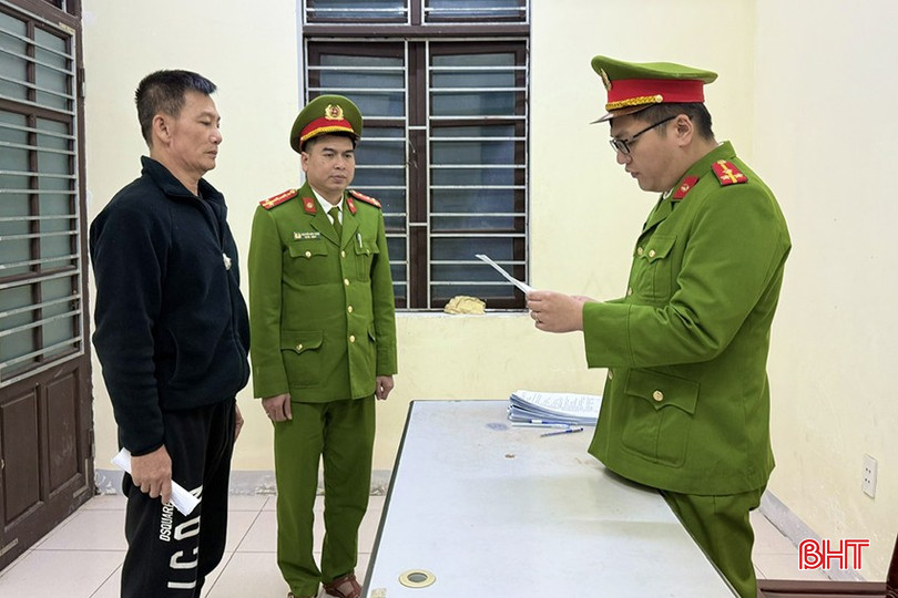 Cơ quan CSĐT tổng đạt quyết định khởi tố đối với Bạch Trung Sang. bqbht_br_co-quan-csdt-tong-dat-quyet-dinh-khoi-to-doi-voi-bach-trung-sang.jpg