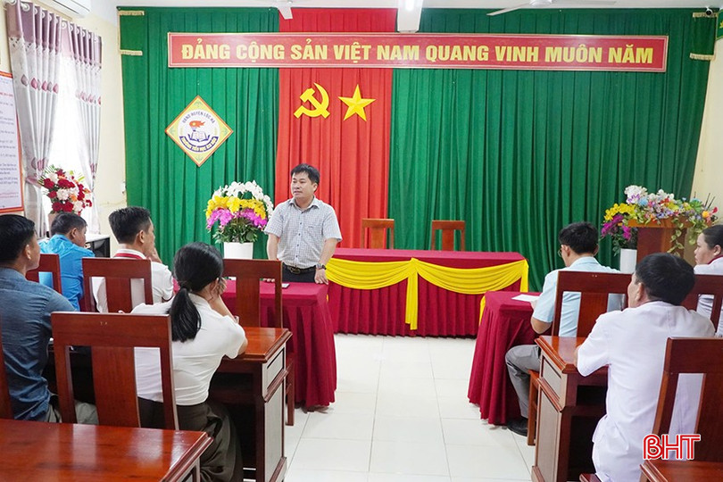 Giám đốc Trung tâm Kiểm soát bệnh tật tỉnh làm việc với y tế địa phương. lam-viec-voi-trung-tam-y-te-dia-phuong-ve-cong-tac-pc-dich-2792.jpg