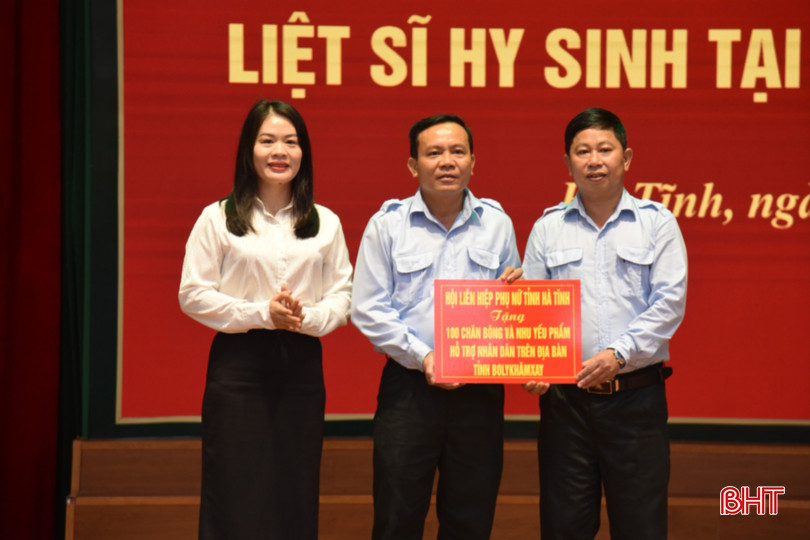 Đội Quy tập tiếp nhận các phần quà từ các tổ chức đoàn thể để phục vụ mục đích dân vận, đối ngoại. dsc-1322-copy-1404-7143-1174-495-9425-4814.jpg