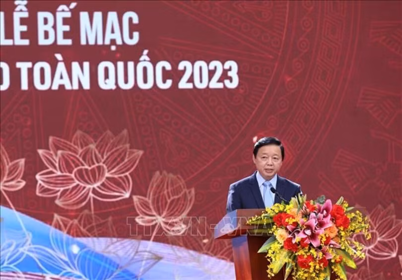 Phó Thủ tướng Trần Hồng Hà phát biểu tại Hội Báo toàn quốc năm 2023 với với chủ đề “Đoàn kết - Chuyên nghiệp - Văn hóa - Sáng tạo” (Ảnh: Hoàng Hiếu - TTXVN)
