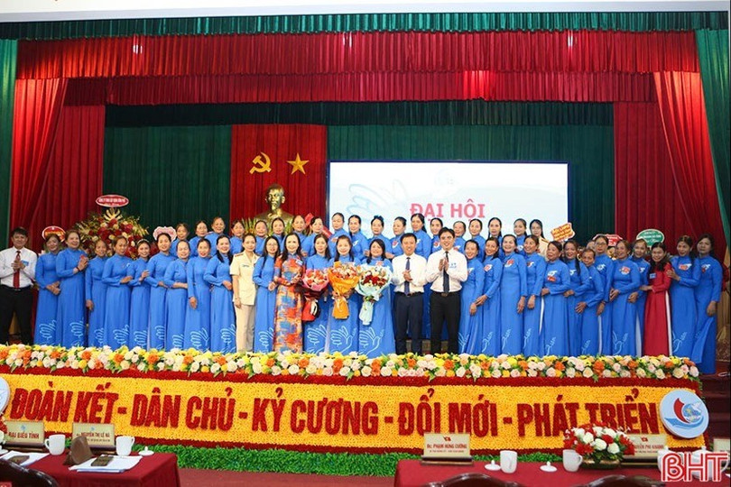 Để chuẩn bị cho đại hội phụ nữ cấp tỉnh, Hà Tĩnh đã hoàn thành việc tổ chức đại hội đại biểu phụ nữ cơ sở sớm nhất cả nước. Ảnh: Đại hội đại biểu Phụ nữ phường Trần Phú nhiệm kỳ 2025 - 2030.
