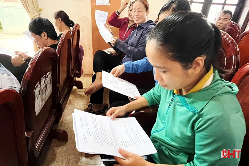 Trong tờ phiếu gồm 11 câu hỏi. Trong tờ phiếu gồm 11 câu hỏi.